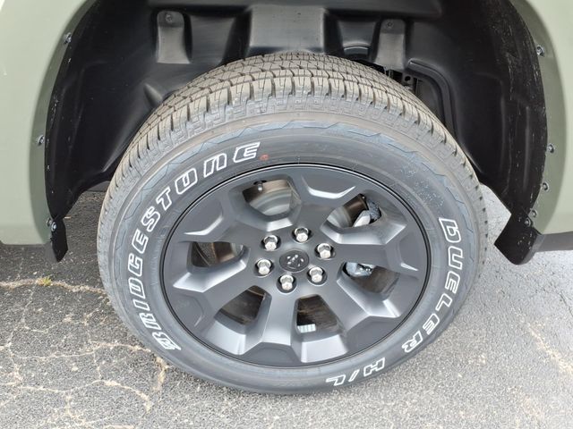 View vehicle photo 4