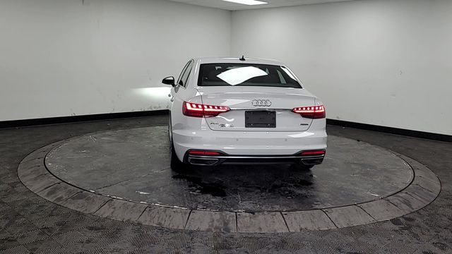 2022 – Audi – A4