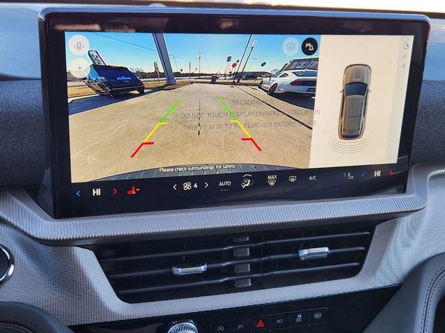 2025 Ford Explorer Active photo