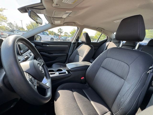 Used 2023 Nissan Altima Sedan
