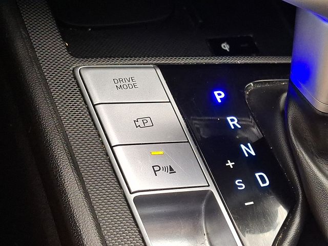 Used 2024 Hyundai Elantra Sedan