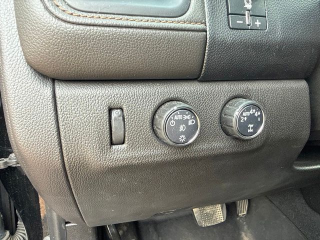 2022 Onyx Black GMC Canyon AT4 w/Leather 4X4 Truck