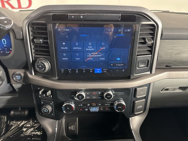 2025 Oxford White Ford F-150 XLT 4X4 Truck