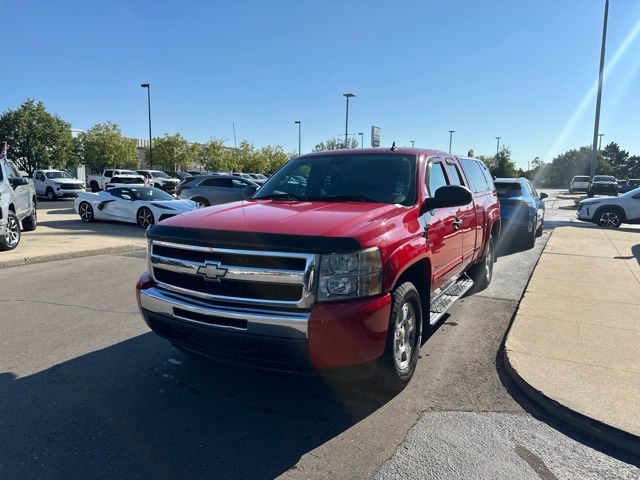 Victory Red 2009 Chevrolet Silverado 1500 Pickup Truck 4X2 4-Speed Automatic Overdrive
