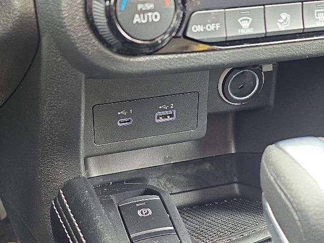 2024 Nissan Kicks SR:168732B