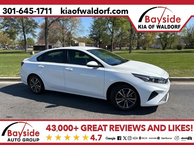 Snow White Pearl 2024 Kia Forte LXS FWD Sedan Front-Wheel Drive Continuously Variable Transmission