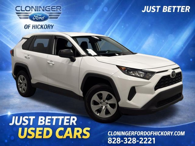 White 2022 Toyota RAV4 LE FWD SUV / Crossover Front-Wheel Drive 8-Speed Automatic