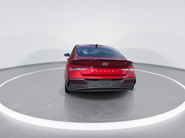 Used 2025 Red Hyundai SEL Sport image 7