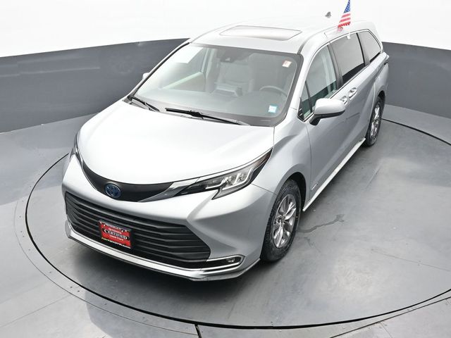 2021 Toyota Sienna XLE 44