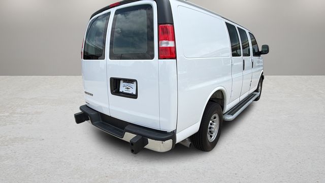 Used 2025 White Chevrolet Work Van image 36