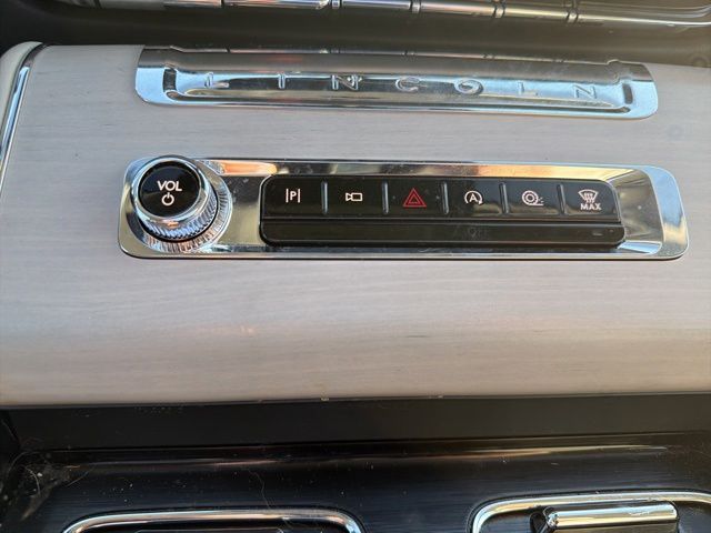 Used 2025 Blue Lincoln Reserve image 26