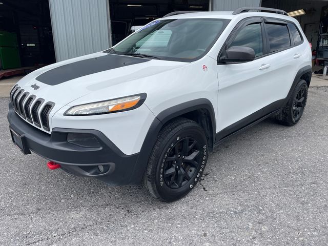 2016 Jeep Cherokee Trailhawk - Bright White Clearcoat exterior view 3
