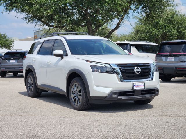 2025 Nissan Pathfinder SV photo 2