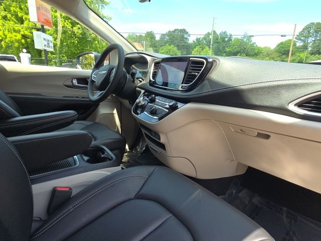 2023 Chrysler Pacifica Touring L:46447A