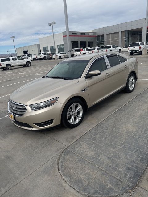 2017 Ford Taurus SEL