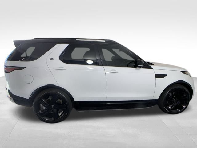 2025 Land Rover Discovery Dynamic SE 7