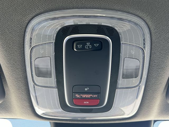 Used 2025 White Hyundai SEL Sport image 37