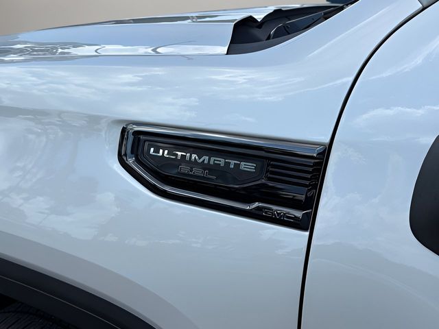 Used 2023 White GMC Denali Ultimate image 34