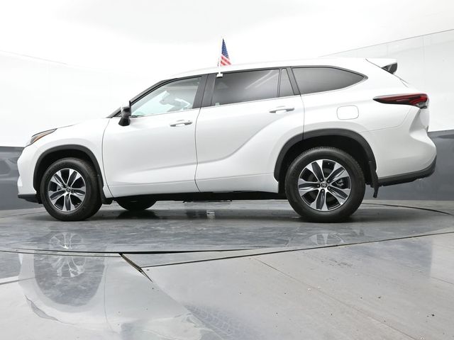 2024 Toyota Highlander XLE 37