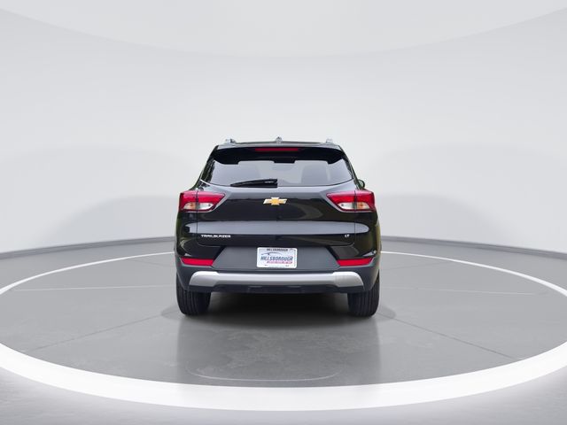 Used 2025 Black Chevrolet LT image 7