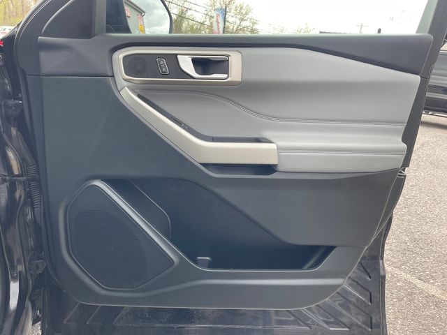 2023 Ford Explorer XLT - Agate Black Metallic exterior view 18