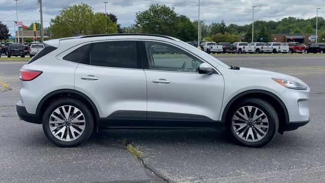 2020 Ford Escape Titanium Hybrid 9