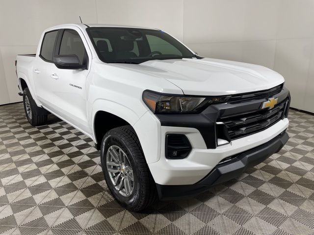 2024 Chevrolet Colorado LT 2