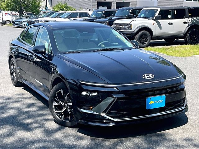Onyx Black 2024 Hyundai Sonata Sedan Front-Wheel Drive 8-Speed Automatic