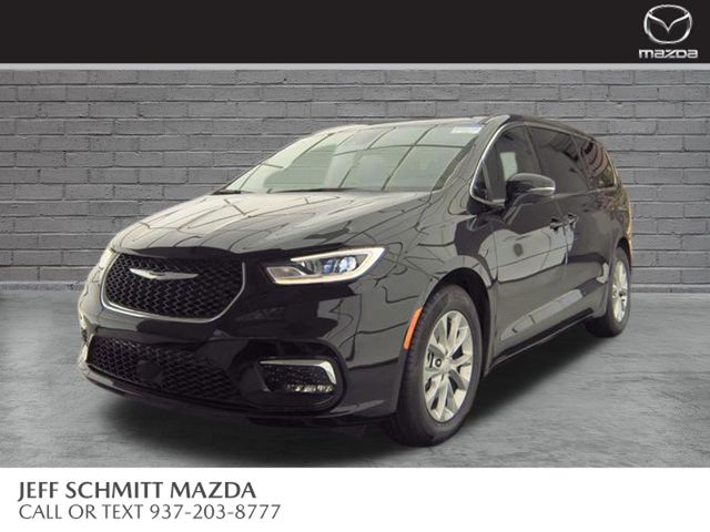 Diamond Black Crystal Pearlcoat 2026 Chrysler Pacifica Minivan Front-Wheel Drive 9-Speed Automatic