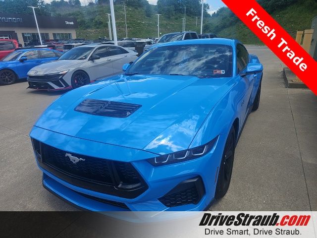 2025 Ford Mustang GT Fastback's photo