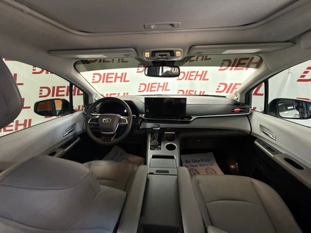 Used 2025 Toyota Sienna Van