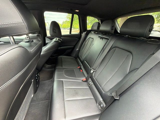 Used 2024 Gray BMW xDrive30i image 22