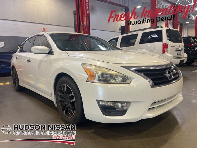 2015 Pearl White Nissan Altima 2.5 S Sedan