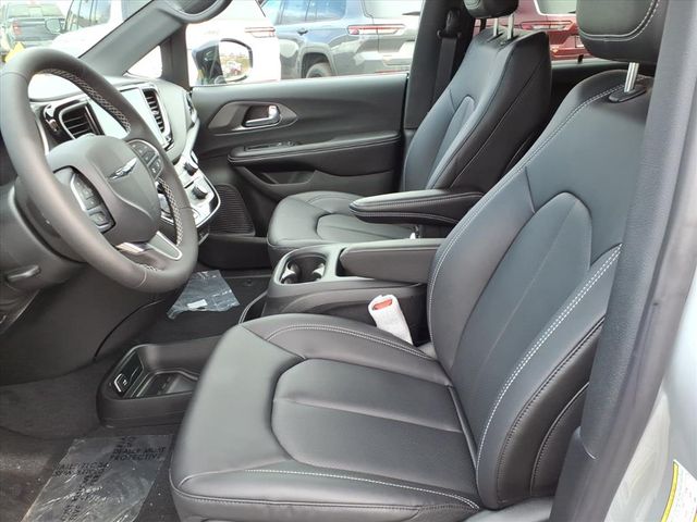 New 2026 Silver Chrysler LX image 12