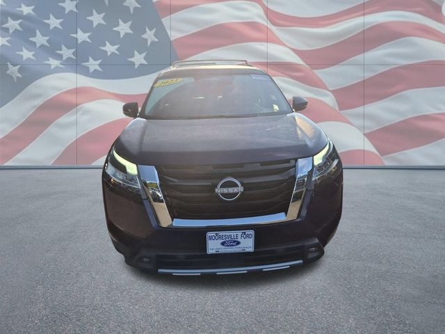 Used 2023 Blue Nissan SL image 8