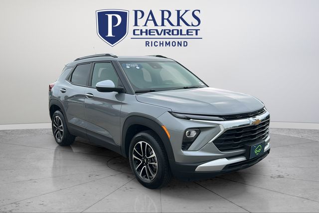 Sterling Gray Metallic 2025 Chevrolet Trailblazer SUV / Crossover Four-Wheel Drive 9-Speed Automatic