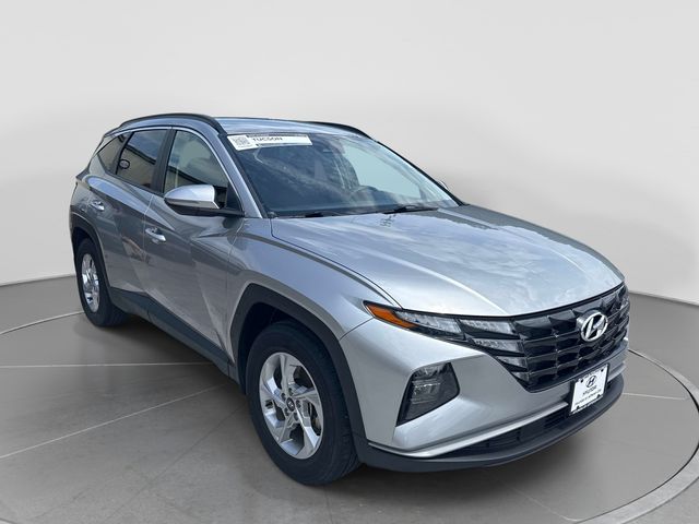 Shimmering Silver 2023 Hyundai Tucson SEL FWD SUV / Crossover Front-Wheel Drive 8-Speed Automatic