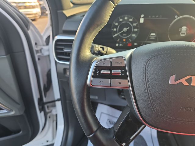 Used 2024 White Kia SX X-Line image 19