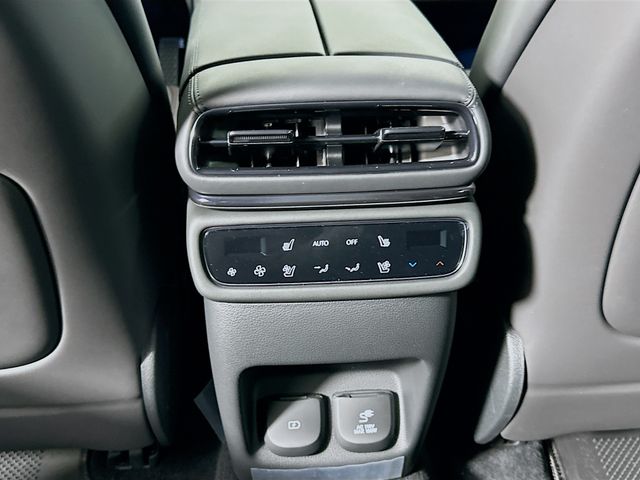 Thumbnail: 2026 Genesis GV80 - 18