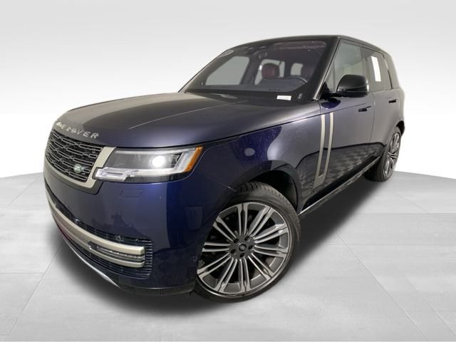 2023 Land Rover Range Rover SE 2