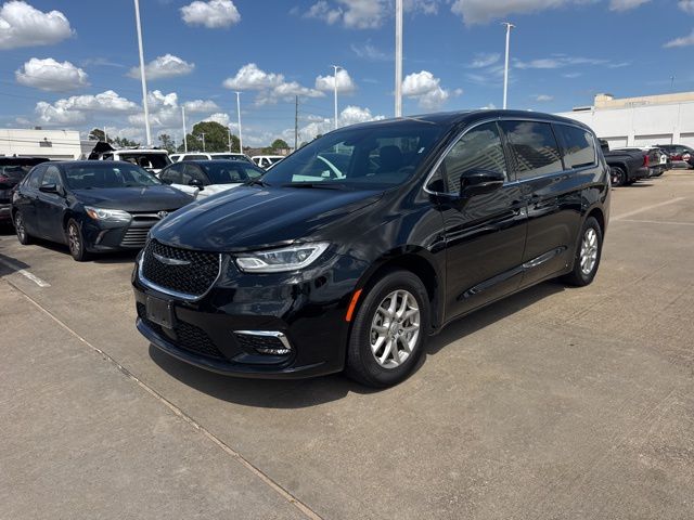 Diamond Black Crystal Pearlcoat 2025 Chrysler Pacifica Select FWD Minivan Front-Wheel Drive 9-Speed Automatic