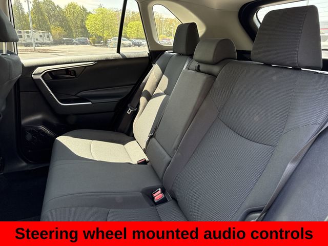 2020 Toyota RAV4 Hybrid LE photo