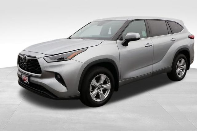 2023 Toyota Highlander LE 24