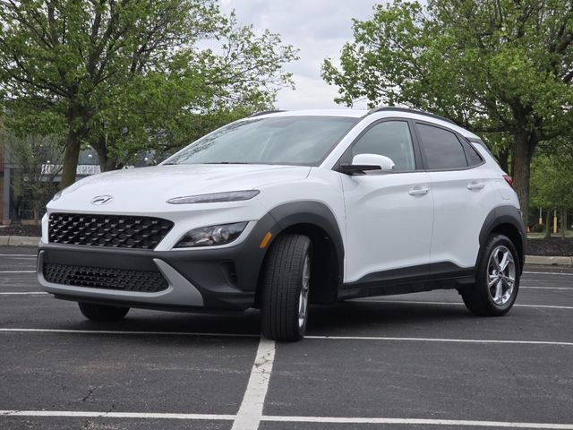 Used 2023 White Hyundai SEL image 17