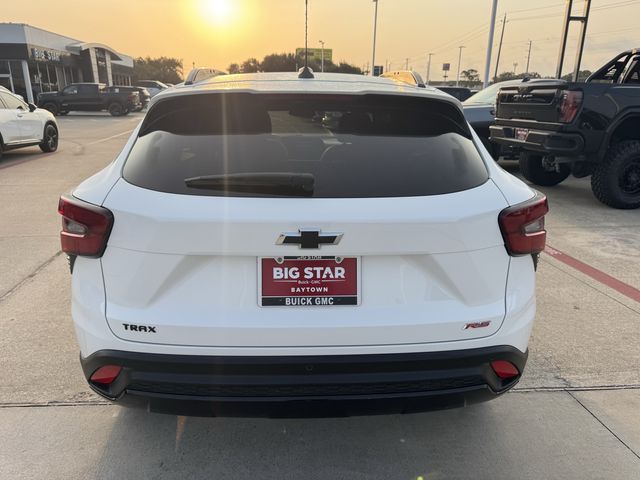 2025 Chevrolet Trax 2RS White at Ross Downing Buick GMC