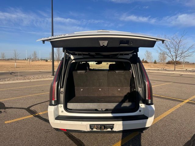 2017 Cadillac Escalade Luxury