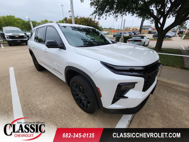 White (Iridescent Pearl Tricoat) 2024 Chevrolet Traverse SUV / Crossover Front-Wheel Drive 8-Speed Automatic