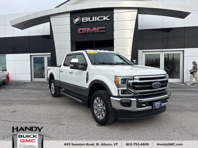 White 2022 Ford F-250 Super Duty Lariat Crew Cab 4WD Pickup Truck Four-Wheel Drive Automatic