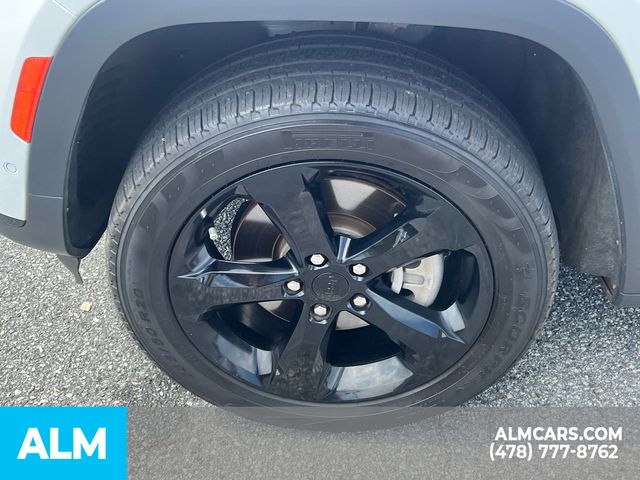 Used 2025 White Jeep Limited image 14