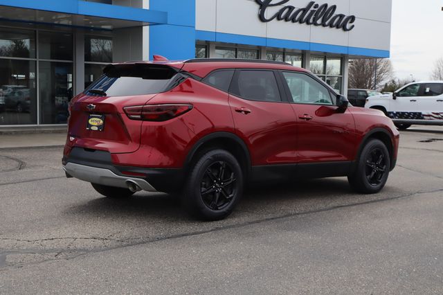 View vehicle photo 3